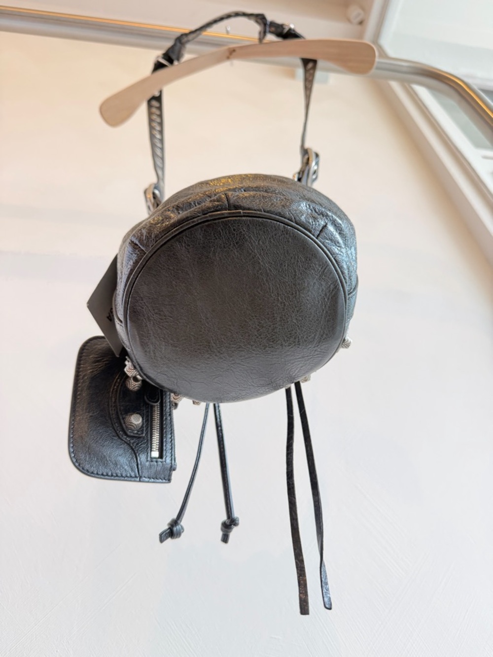 New Authentic Balenciaga Le Cagole XS Bucket Bag Lambskin Leather With Tags - Picture 8 of 16